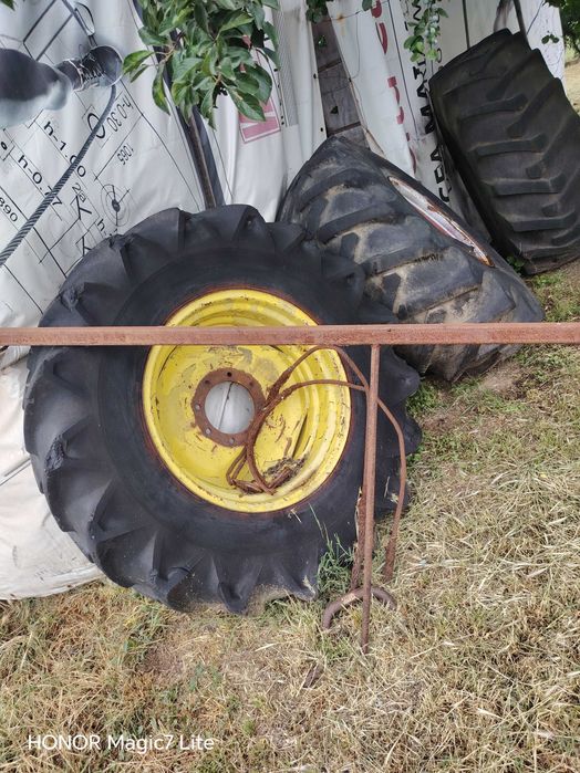Vând piese John Deere