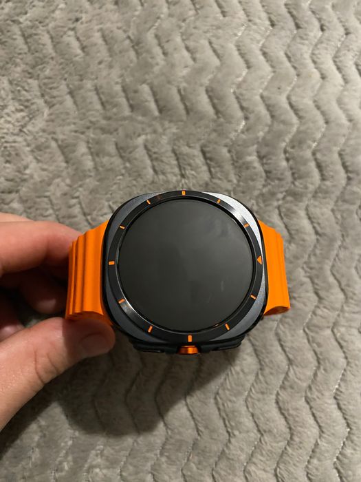 Смарт часовник чисто нов