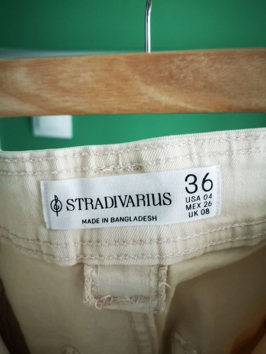 Чисто нов панталон на Stradivarius