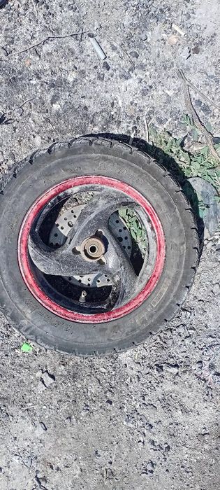 Продам колесо от мопеда М8