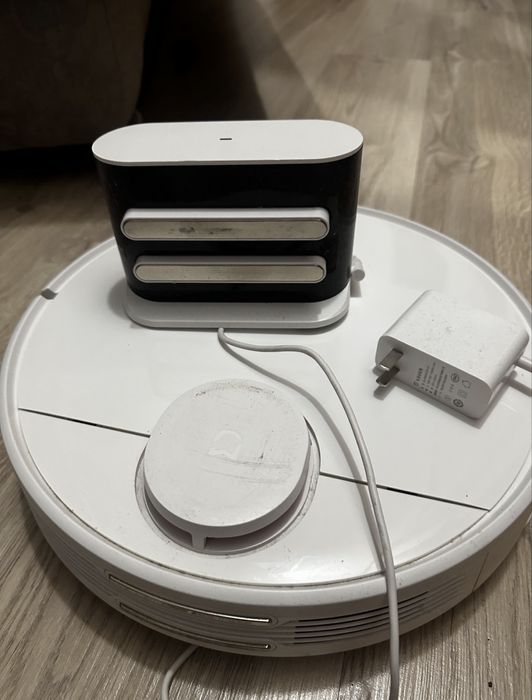 Продам робот пылесос