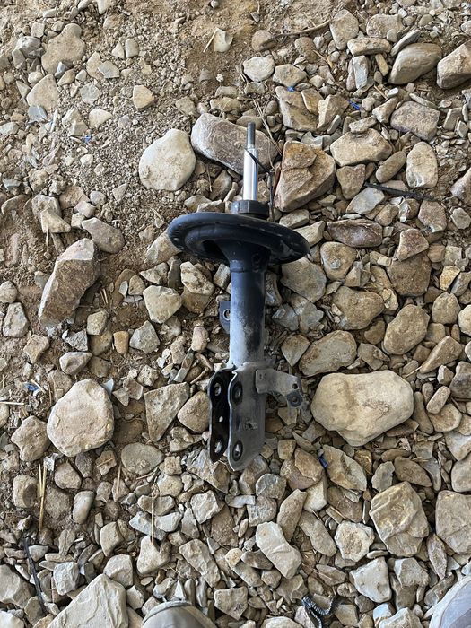 Камри 50 амортизатор