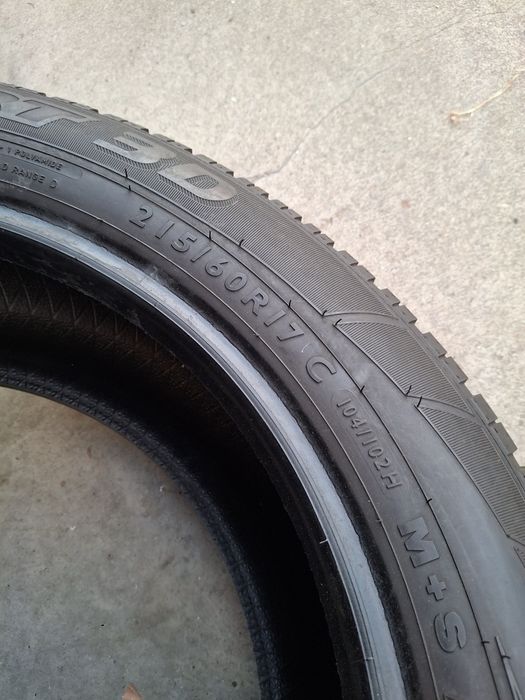 2 Anvelopele de iarnă 215 60 r17C Dunlop