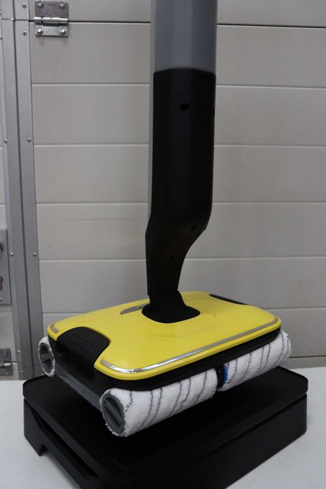 Подочистачка, Безжична машина за почистване подове KARCHER FC 7, IPX4