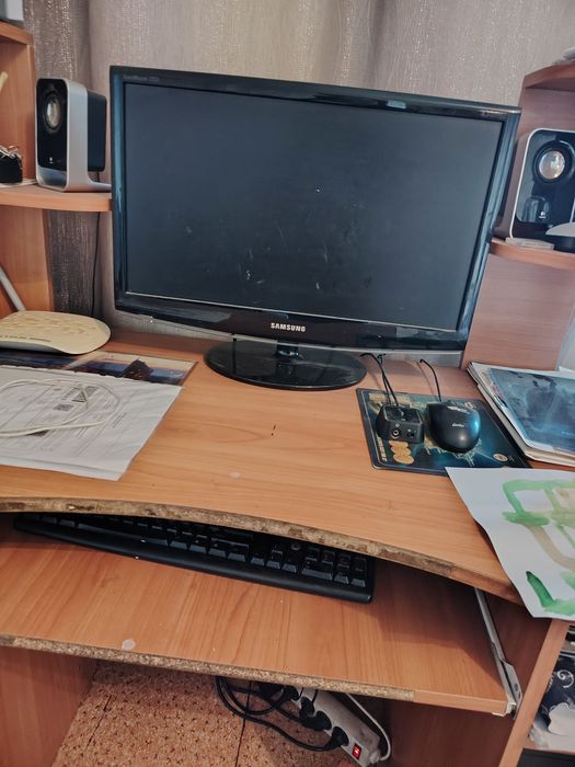 Продам комплект компьютер с столиком