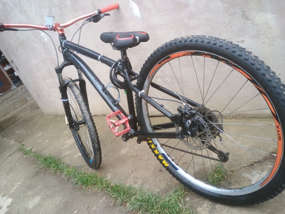 Vând bicicleta rockrider st120, bicicleta este într-o stare bună