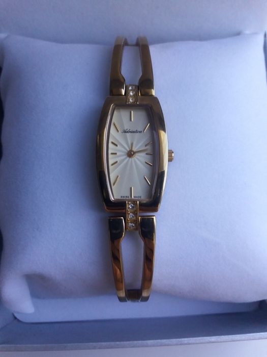 Часы женские Adriatica на подарок