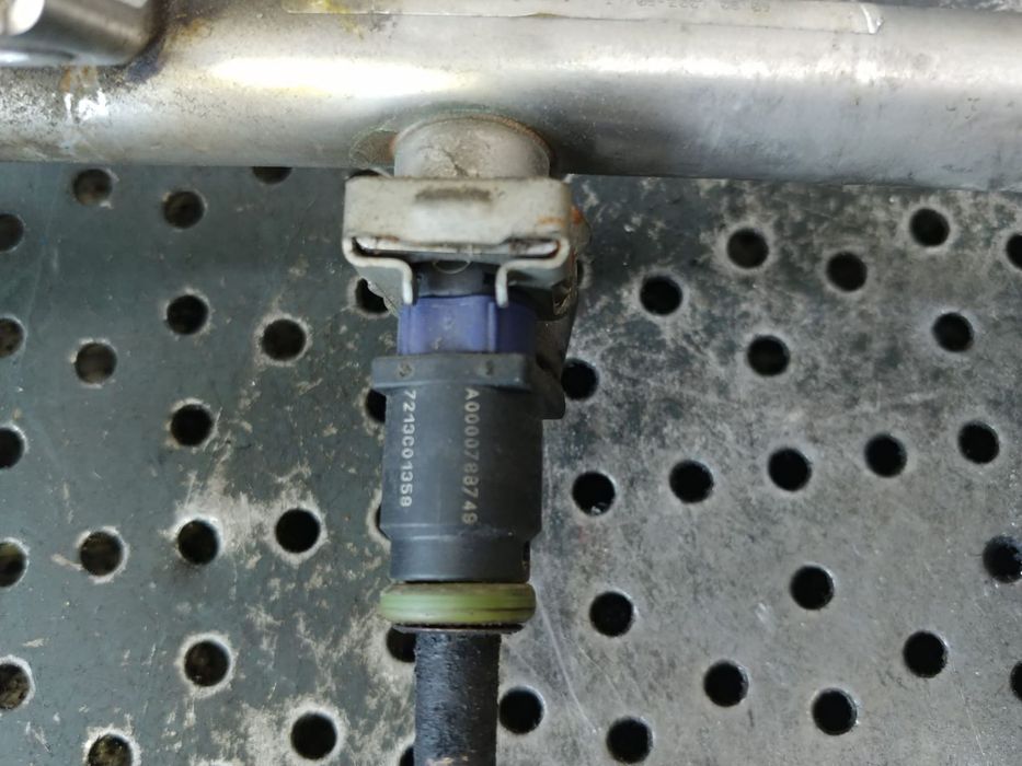 rampa cu injectoare 1.7b mercedes a-class w169 b-class w245  a0000788749  a2600700395