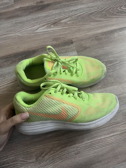 Дамски маратонки Nike