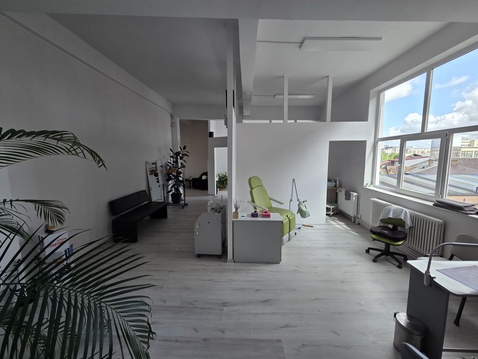 De închiriat spațiu pentru salon/birou/alte activități