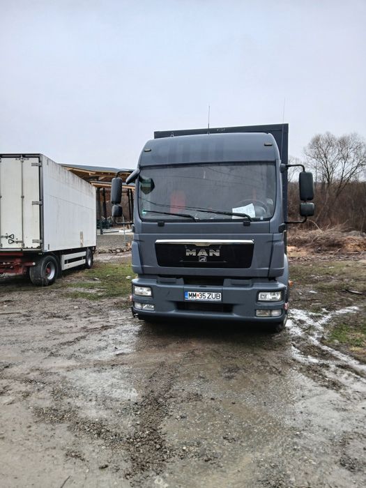 Vând camion frigorific