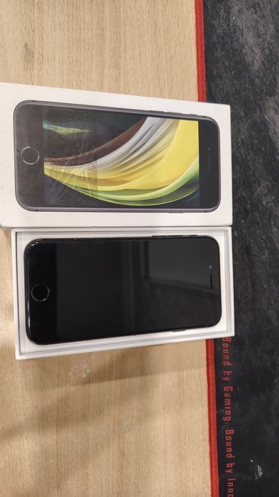 Айфон Се2020 продам