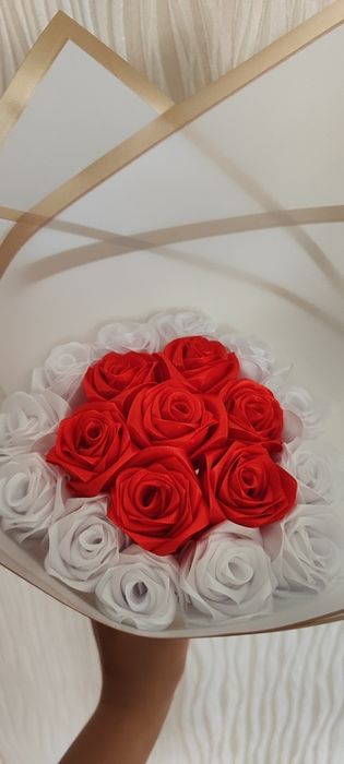 Продам букет из атласной ленты