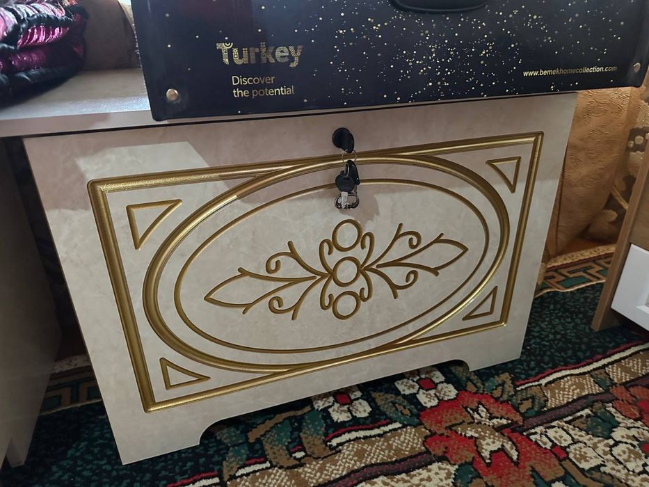 sandiq holati yangi , ona bola sotiladi