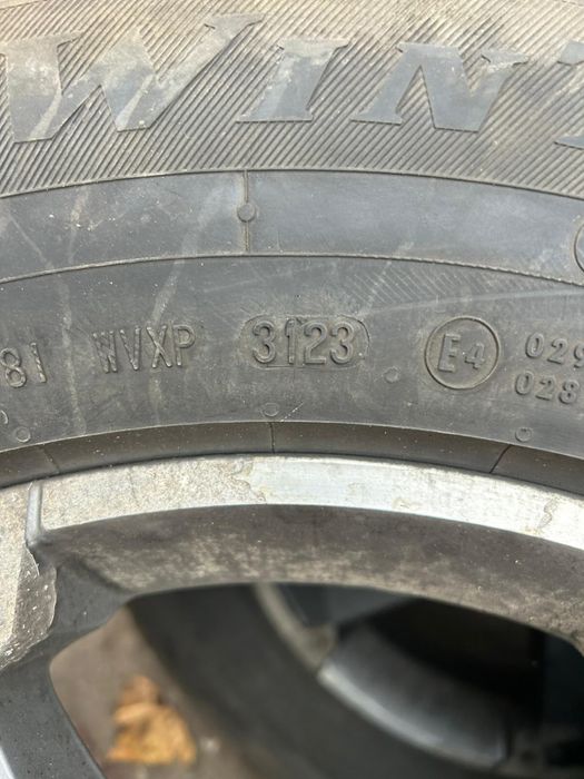 Cauciucuri iarna Viking cu jante