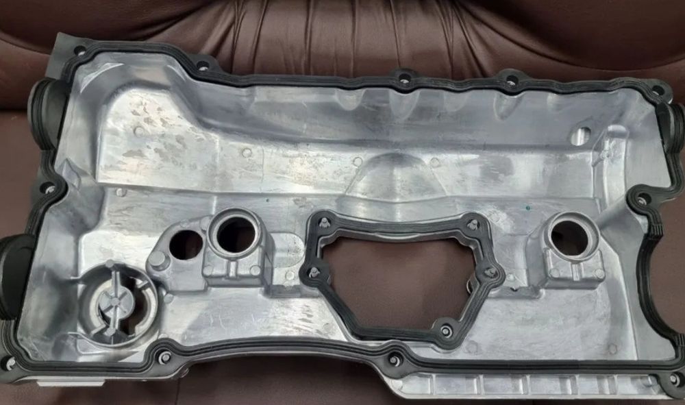 Алуминиев капак на клапаните BMW БМВ  3та 
N42B18/20