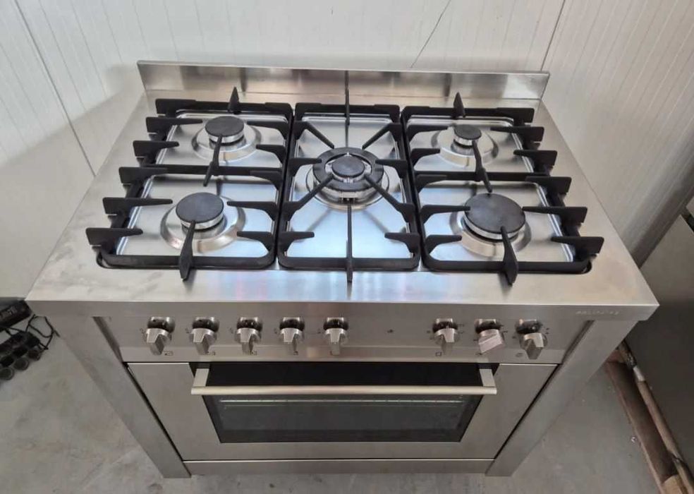 Продам газовая плита.