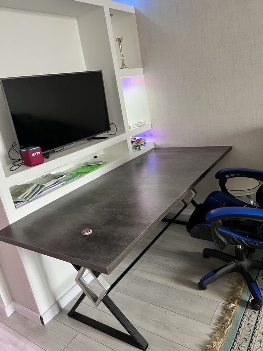 Продам стол лофт