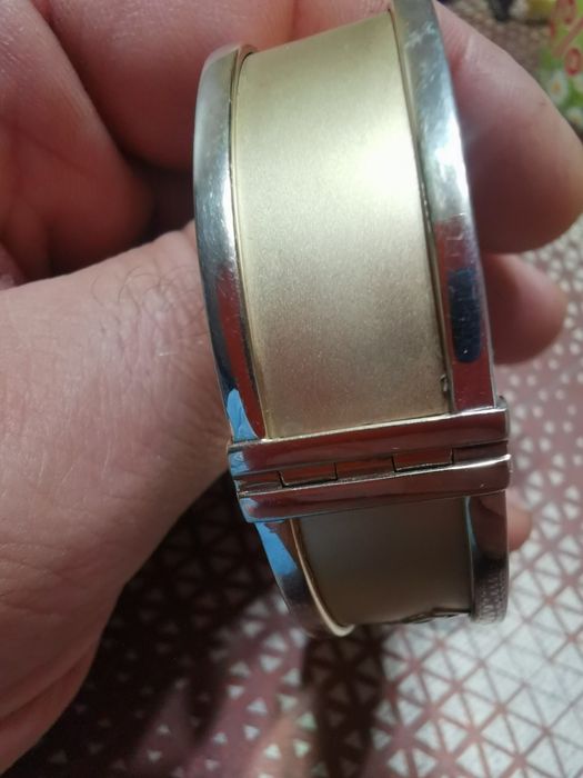 Продавам златна  дамска  гривна.36,71