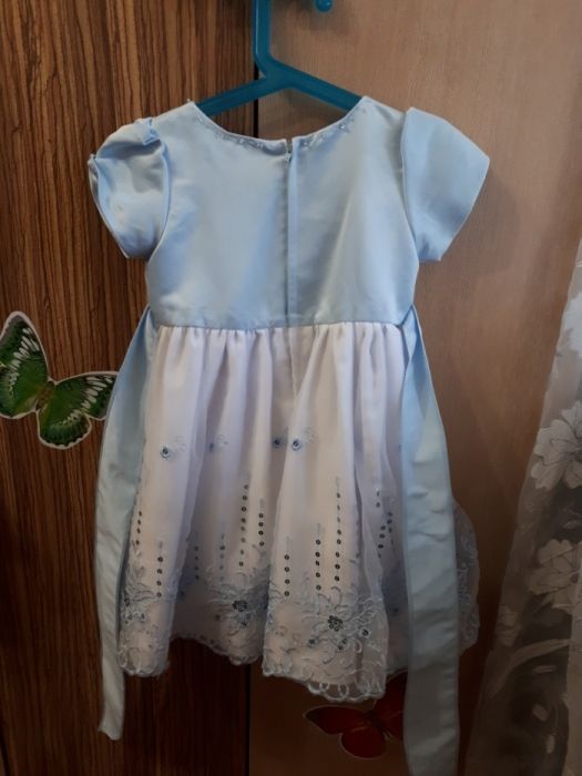 Продам праздничное платье