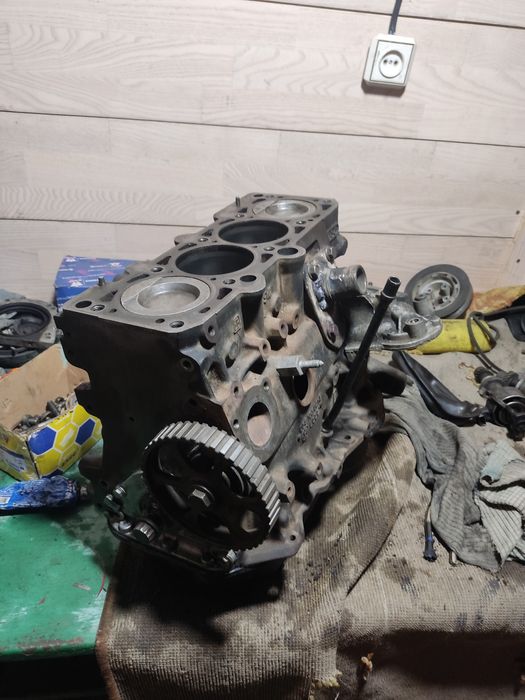 Продаю блок двигателя