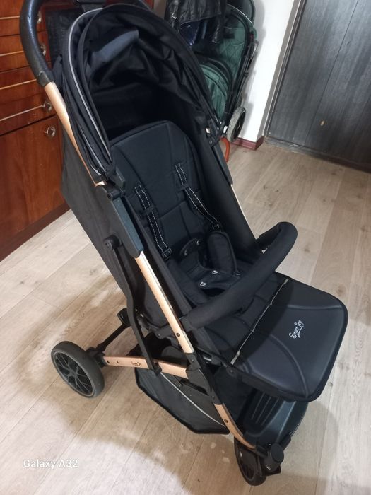 Продам  прогулочную коляску