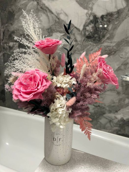 живые невянущие цветы