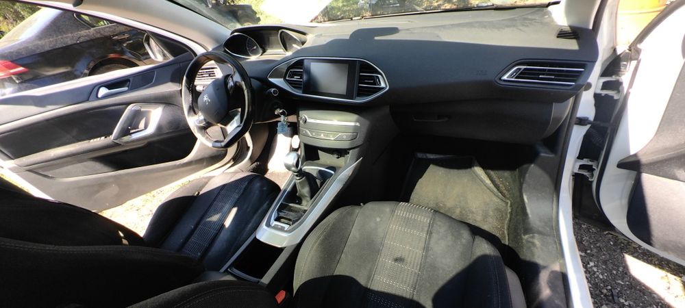 Peugeot 308 t9 1.6 BlueHDI 120hp НА ЧАСТИ