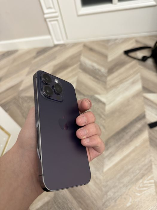 iPhone 14 pro purple