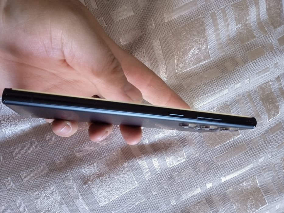 Продам Самсунг S22 Ультра