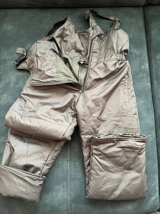 Два детски панталона за ски + панталон за дъжд, всичките размер 128см