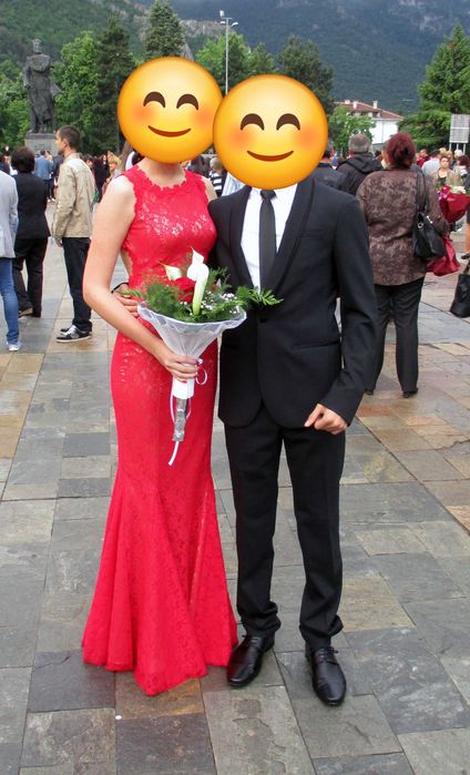 Бална рокля сатен и дантела