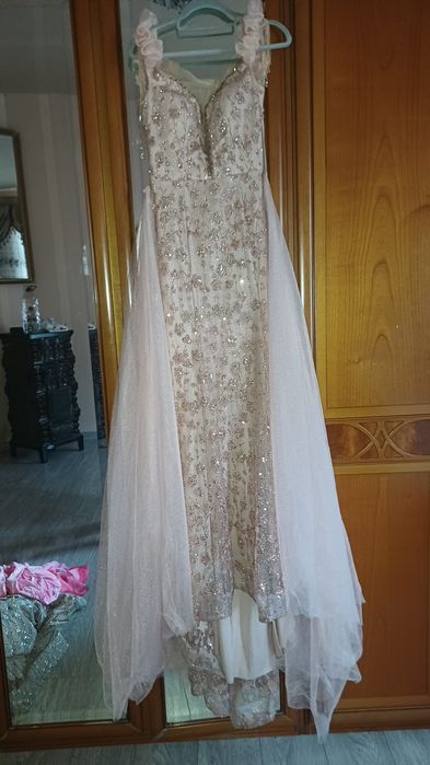 Vând rochie detașabilă