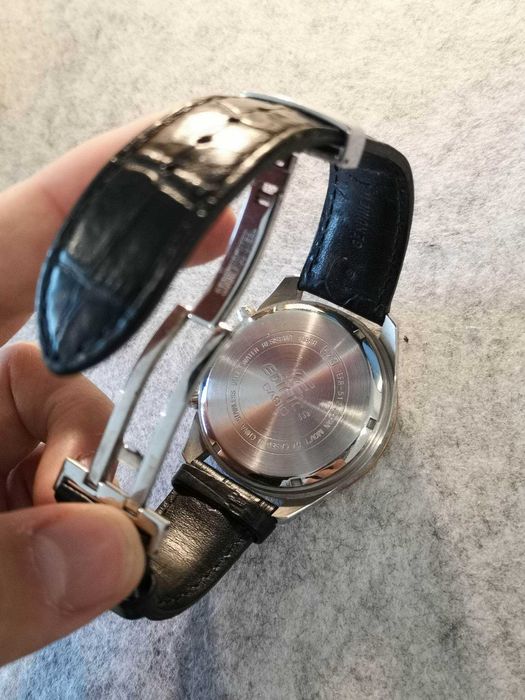 Часовник Edifice Casio Water Resistant 100m