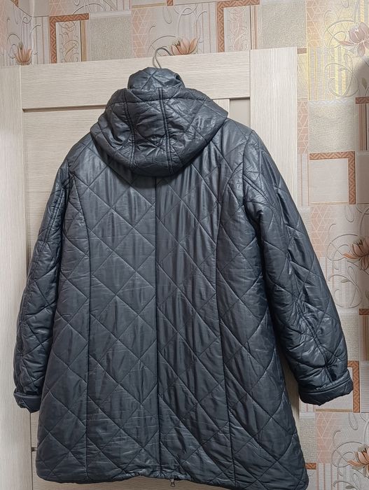 Продам женскую куртку.