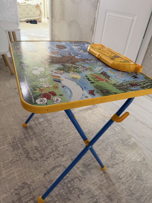 Детский стол в хорошем сост