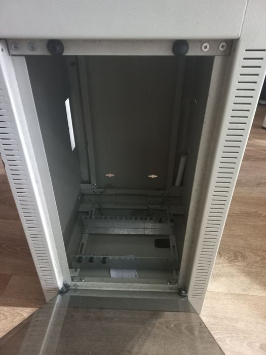 Rack solid 60x40x40 server retea
