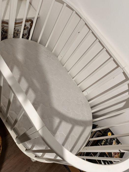 Манеж-кровать, с маятником