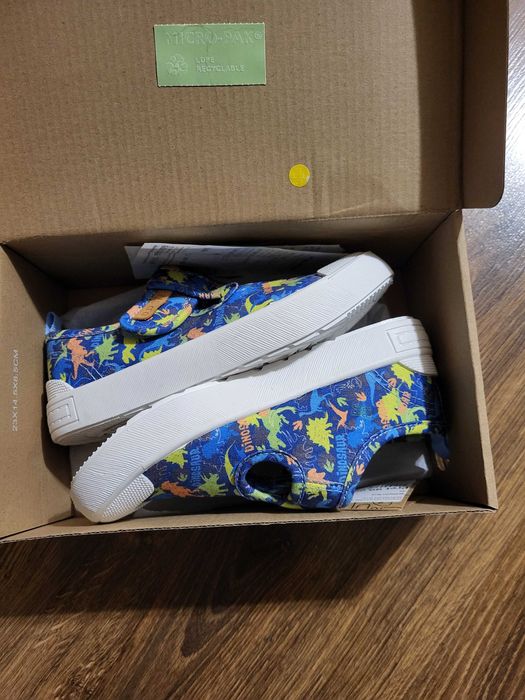 Vand incaltaminte DD Step noua