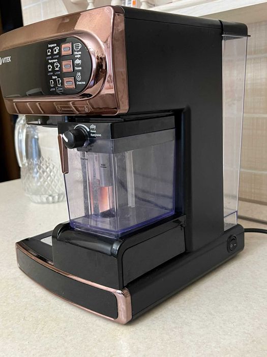 Продам кофеварку Vitek
