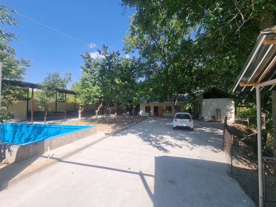 Октошда дача сотилади