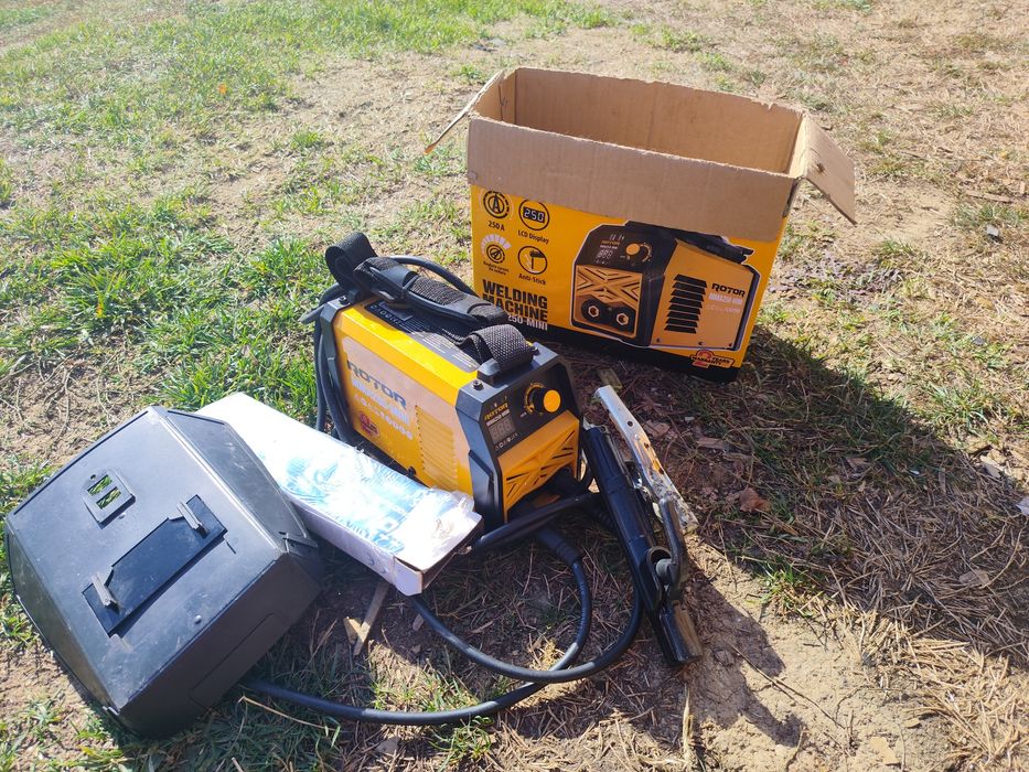 Vând aparat de sudura mma mini cu electrozi ca nou