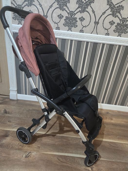 Коляска прогулочная
