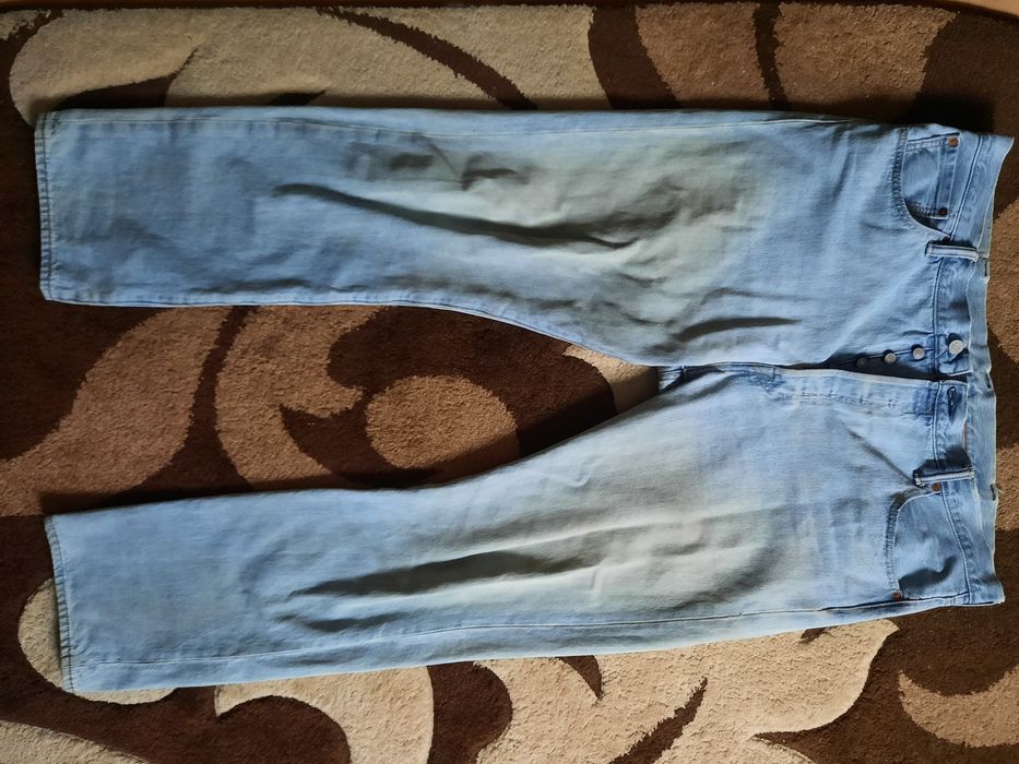 Blugi Levi's Strauss