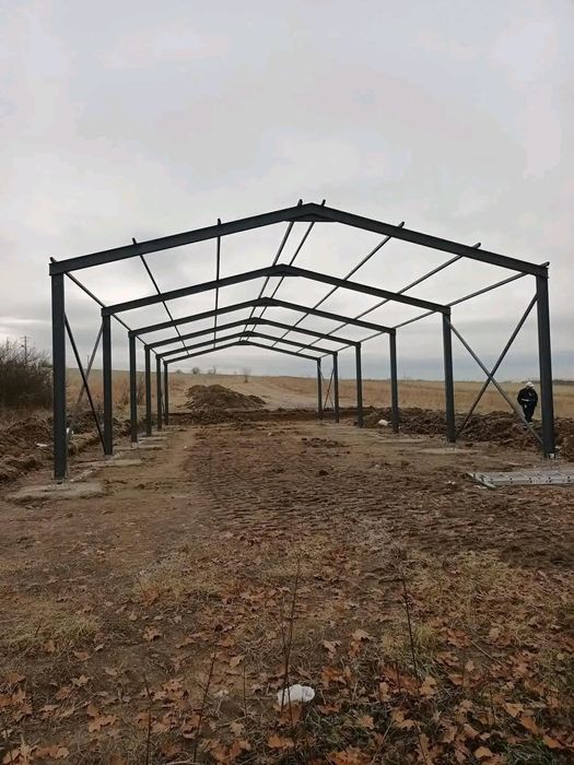 Vând hală metalica