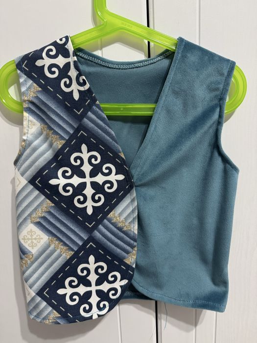 Продам детскую желетку