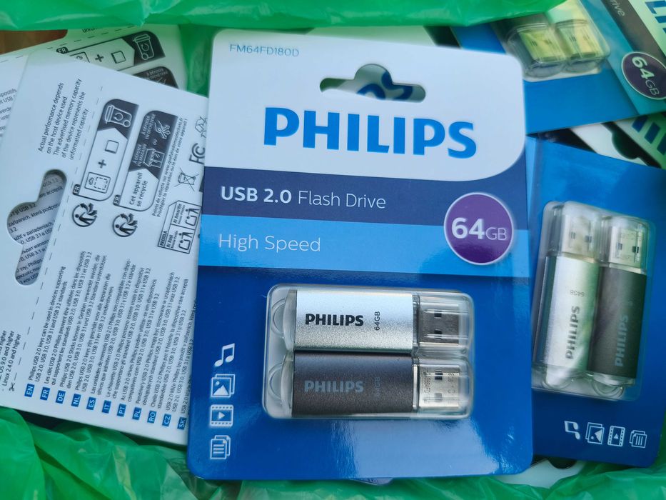 Чисто нови зспечатани USB flash 64gb Philips 2 packs 2 броя в пакет...