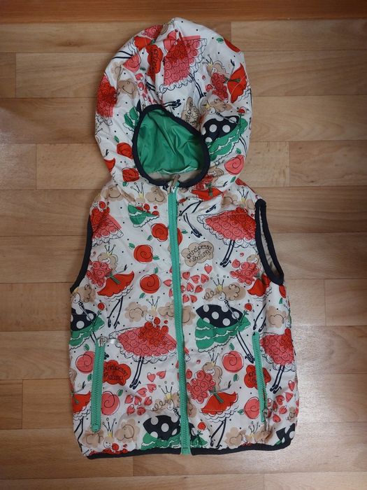 Продам жилетку для девочки