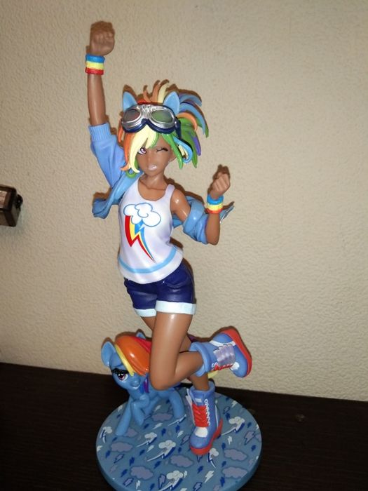 Фигурка (Рэйнбоу Дэш MLP)