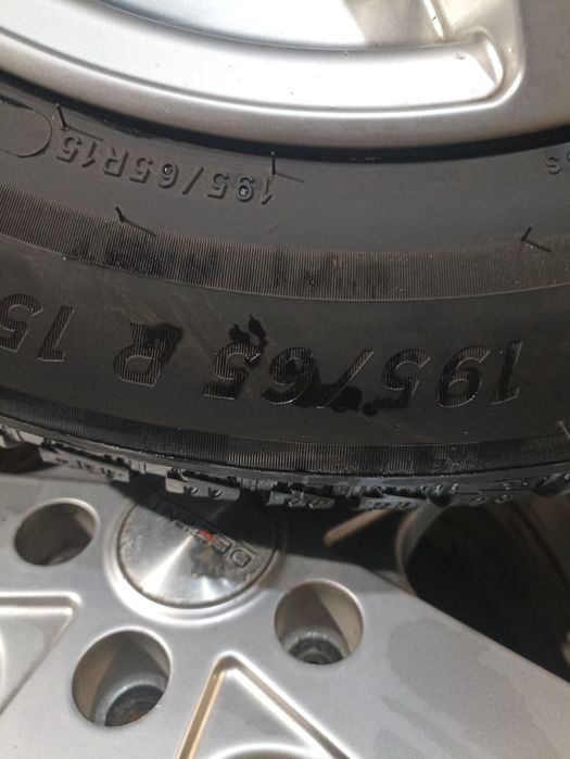 Нови Зимни гуми 195 65 15 с джанти